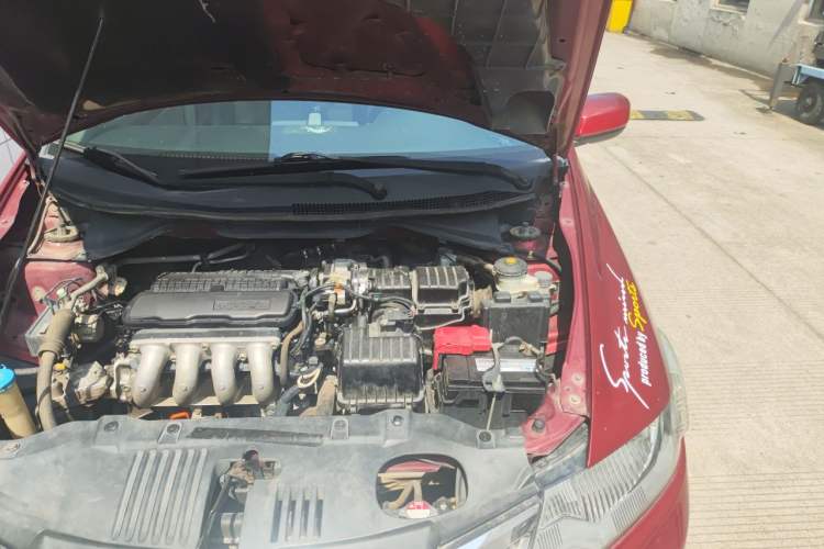 Used Honda City Classic 2012 1.5L manual Elite Edition Engine Bay Left
