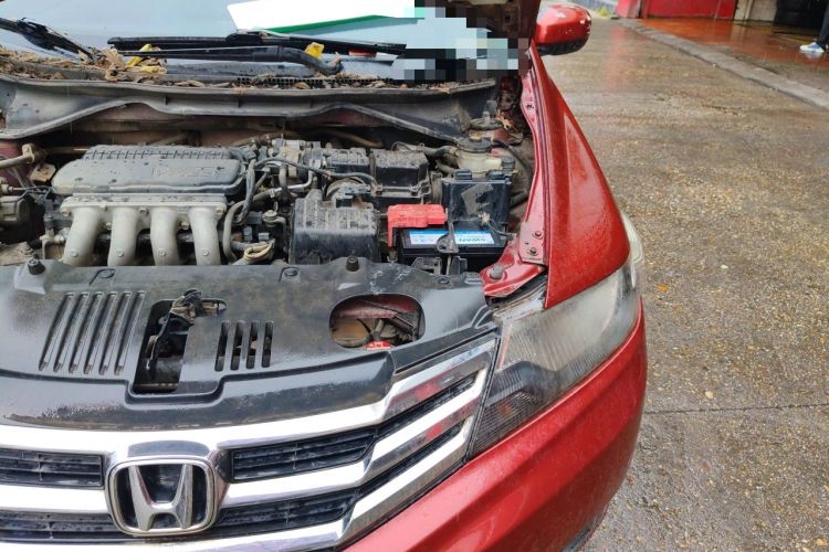 Used Honda City Classic 2012 1.5L manual Elite Edition Engine Bay Left