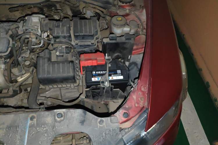Used Honda City Classic 2012 1.5L manual Elite Edition Engine Bay Left