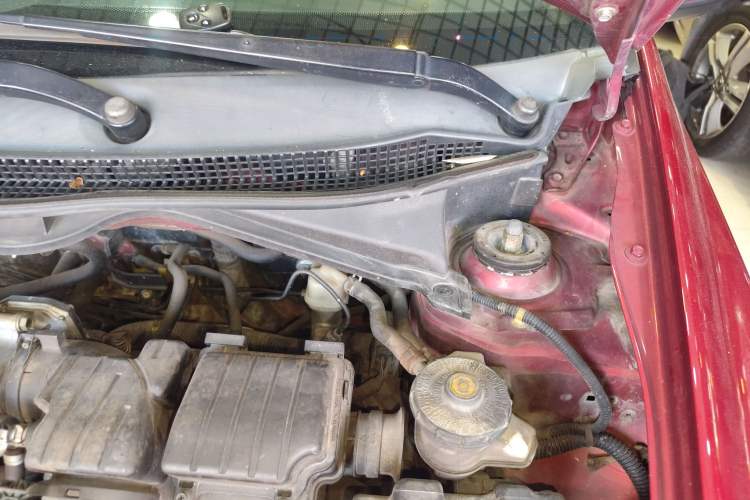 Used Honda City Classic 2012 1.5L Automatic Elite Edition Engine Bay Left