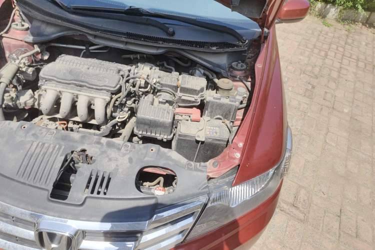 Used Honda City Classic 2012 1.5L manual Elite Edition Engine Bay Left