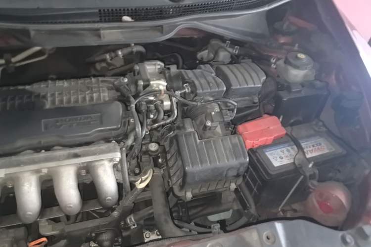Used Honda City Classic 2012 1.5L manual Comfort version Engine Bay Left