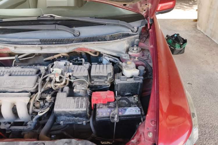 Used Honda City Classic 2012 1.5L manual Comfort version Engine Bay Left