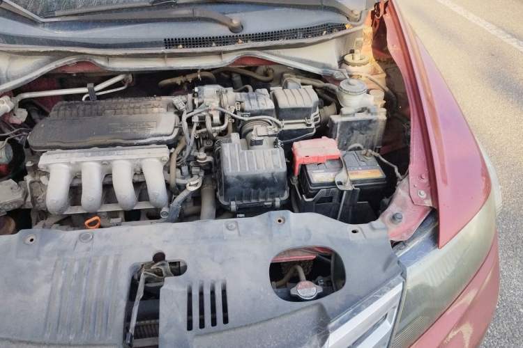 Used Honda City Classic 2012 1.5L manual Comfort version Engine Bay Left