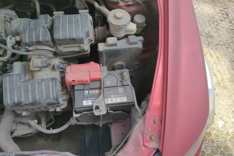 Used Honda City Classic 2012 1.5L manual Comfort version Engine Bay Left
