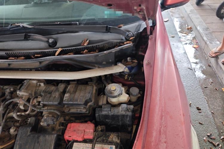 Used Honda City Classic 2012 1.5L manual Comfort version Engine Bay Left