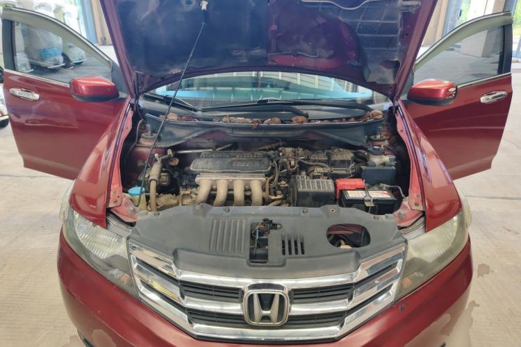 Used Honda City Classic 2012 1.5L manual Comfort version Engine Bay