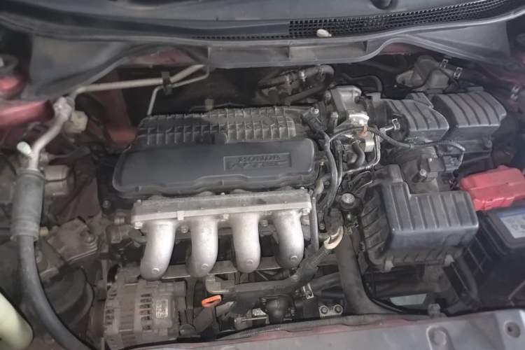 Used Honda City Classic 2012 1.5L manual Comfort version Engine Bay