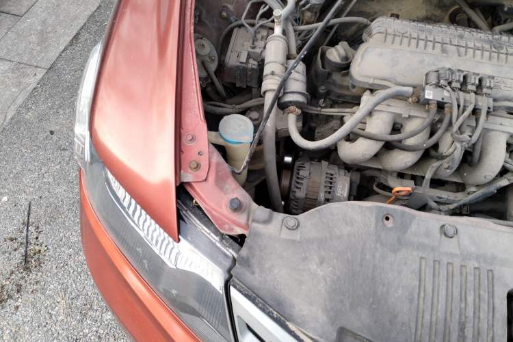 Used Honda City Classic 2012 1.5L manual Comfort version Engine Bay Right