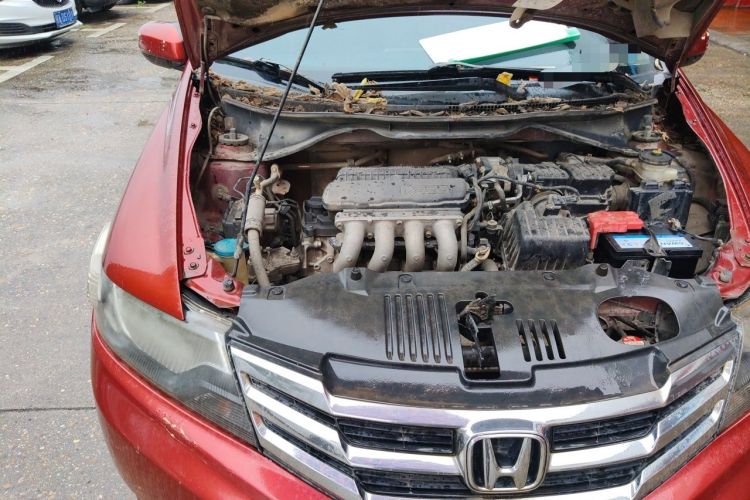 Used Honda City Classic 2012 1.5L manual Elite Edition Engine Bay Right