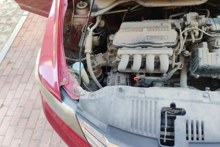 Used Honda City Classic 2012 1.5L manual Comfort version Engine Bay Right