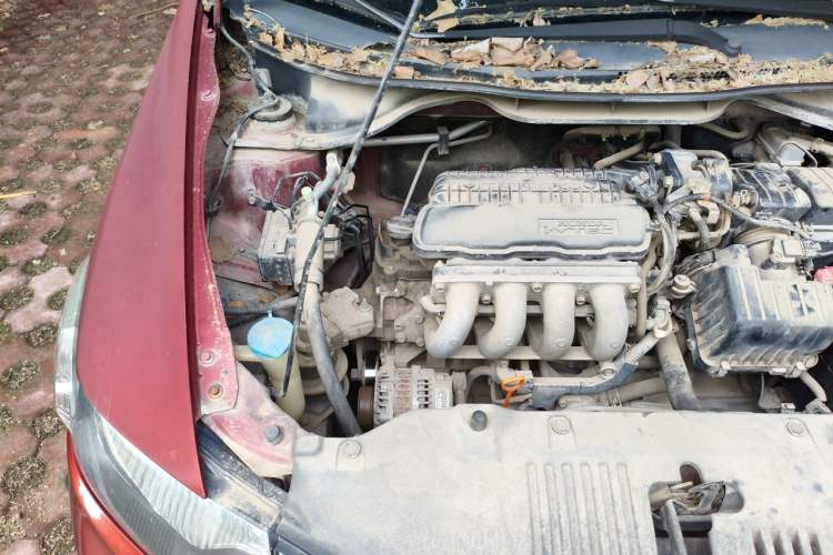 Used Honda City Classic 2012 1.5L manual Comfort version Engine Bay Right