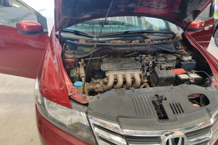 Used Honda City Classic 2012 1.5L manual Comfort version Engine Bay Right