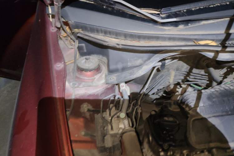 Used Honda City Classic 2012 1.5L manual Elite Edition Engine Bay Right
