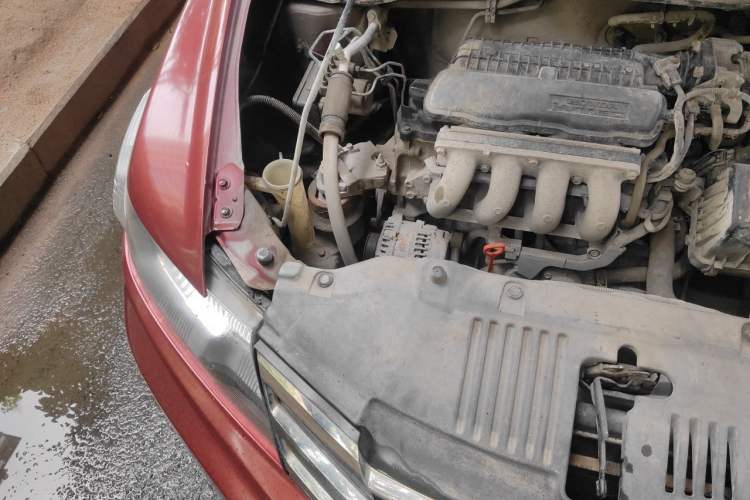 Used Honda City Classic 2012 1.5L manual Comfort version Engine Bay Right