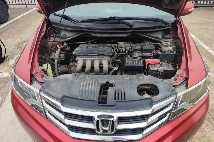 Used Honda City Classic 2012 1.5L manual Comfort version Engine Bay