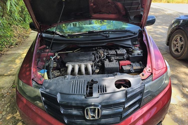 Used Honda City Classic 2012 1.5L manual Comfort version Engine Bay