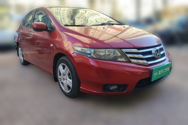 Used Honda City Classic 2012 1.5L manual Comfort version Front Right 45 Deg