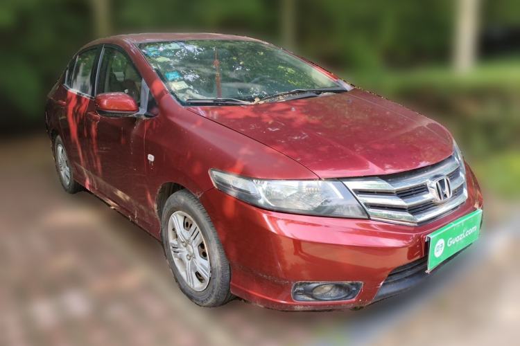 Used Honda City Classic 2012 1.5L manual Comfort version Front Right 45 Deg