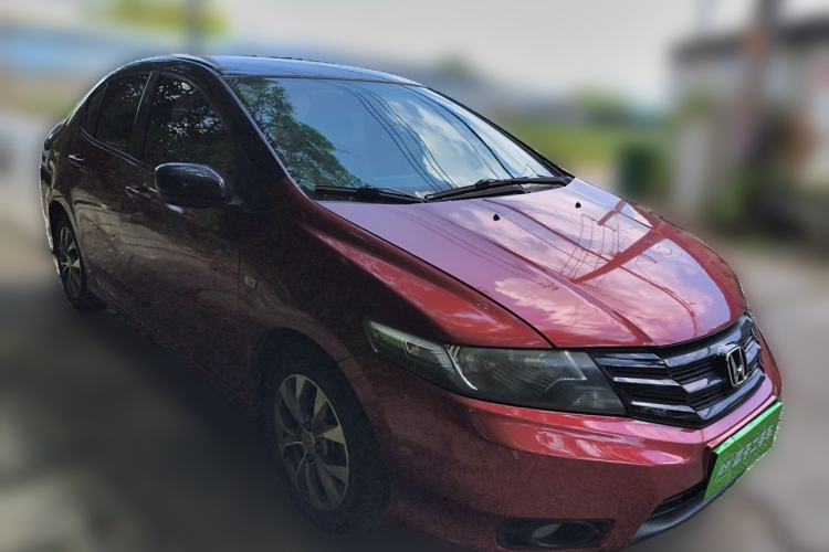 Used Honda City Classic 2012 1.5L manual Comfort version Front Right 45 Deg