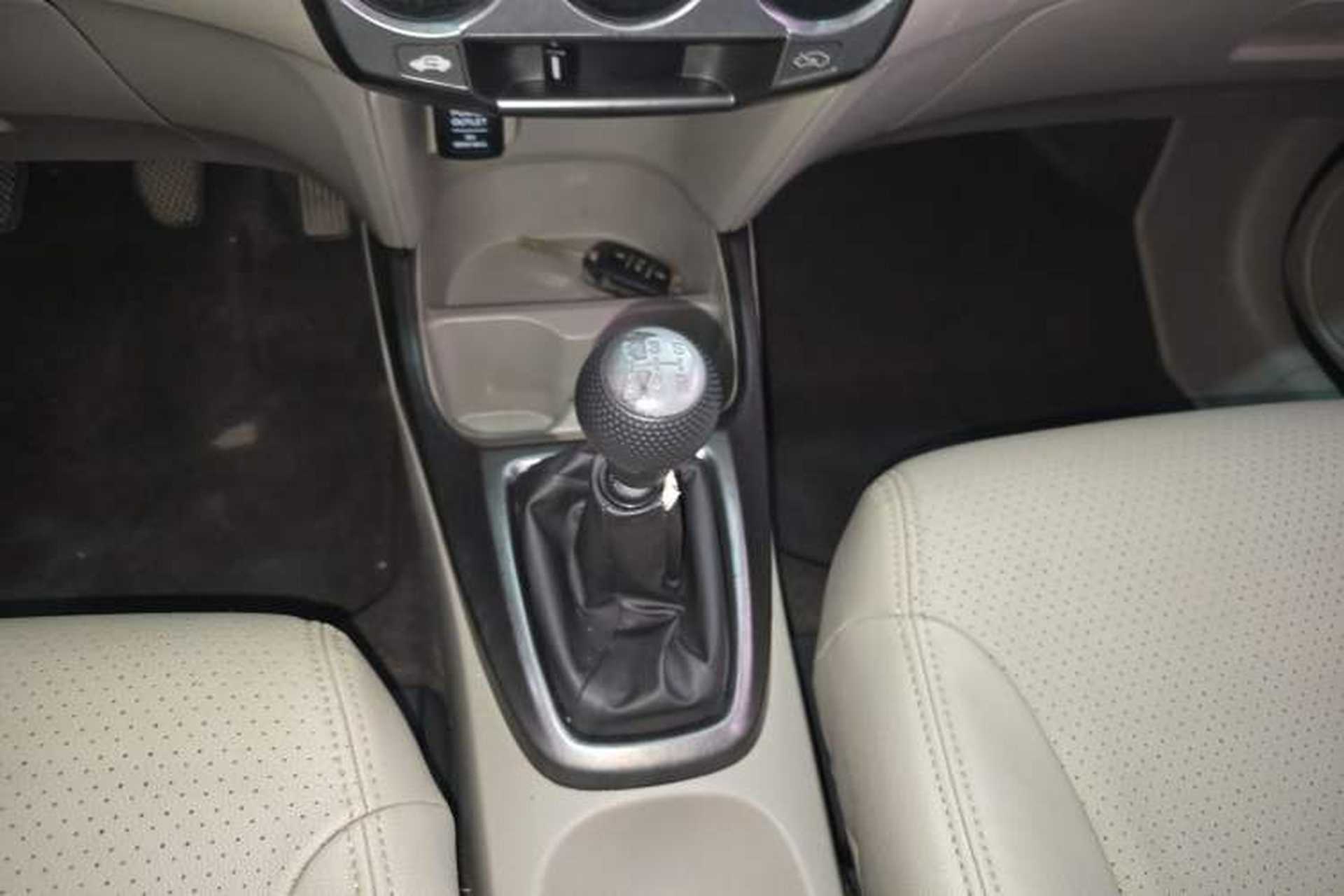 Used Honda City Classic 2012 1.5L manual Comfort version Gear Lever