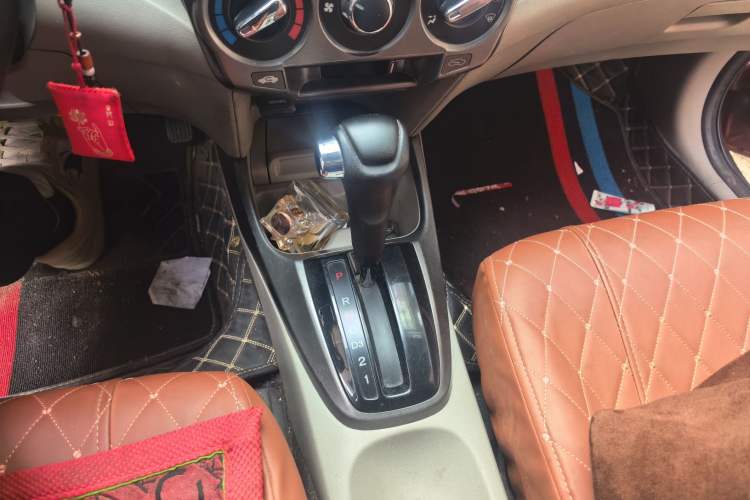 Used Honda City Classic 2012 1.5L Automatic Elite Edition Gear Lever