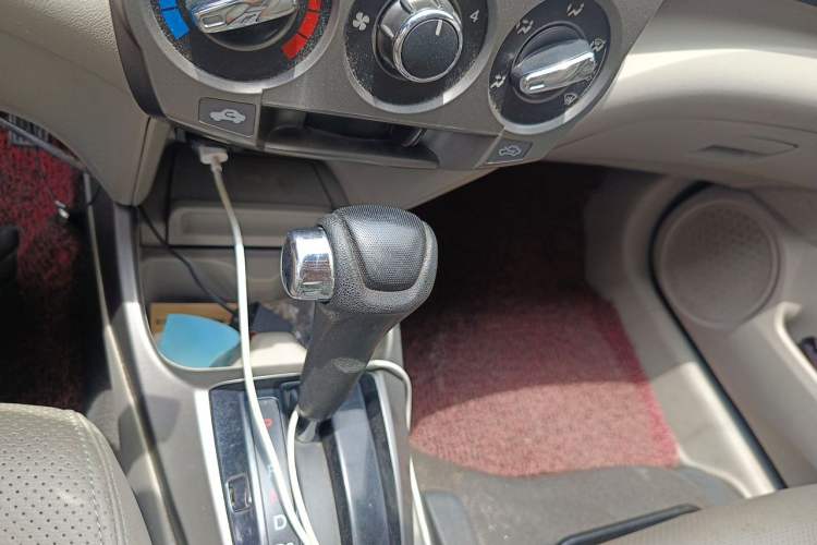 Used Honda City Classic 2012 1.5L Automatic Elite Edition Gear Lever