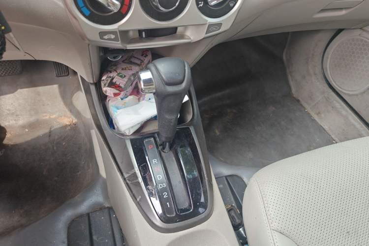 Used Honda City Classic 2012 1.5L Automatic Elite Edition Gear Lever