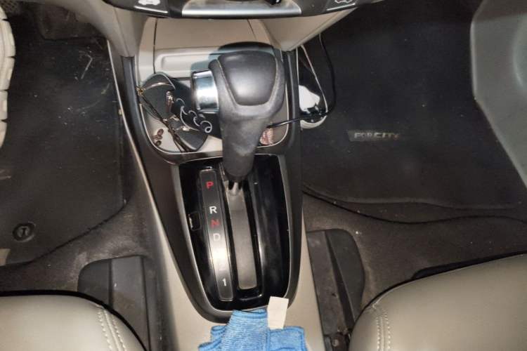 Used Honda City Classic 2012 1.5L Automatic Elite Edition Gear Lever
