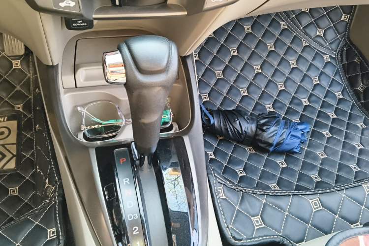 Used Honda City Classic 2012 1.5L Automatic Elite Edition Gear Lever