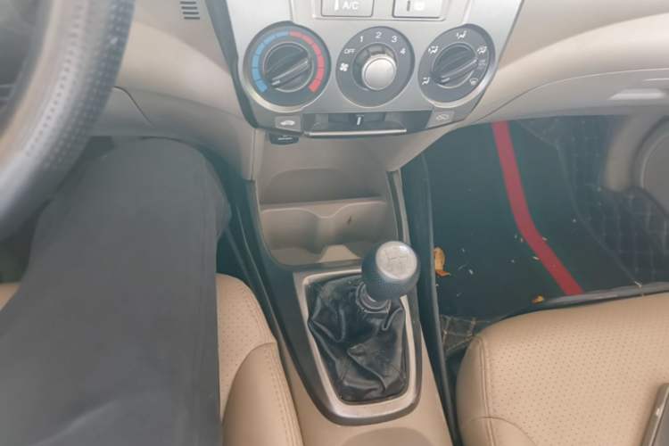Used Honda City Classic 2012 1.5L manual Comfort version Gear Lever