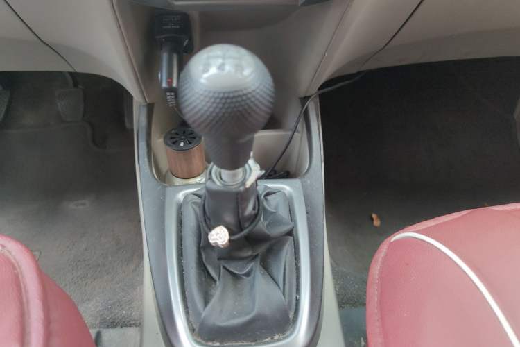 Used Honda City Classic 2012 1.5L manual Comfort version Gear Lever