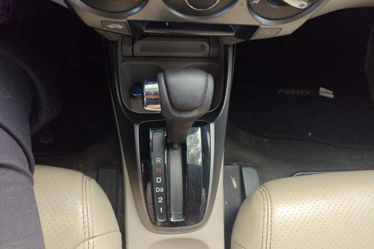 Used Honda City Classic 2012 1.5L Automatic Elite Edition Gear Lever