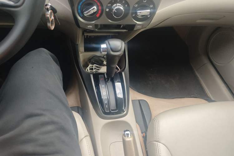 Used Honda City Classic 2012 1.5L Automatic Elite Edition Gear Lever