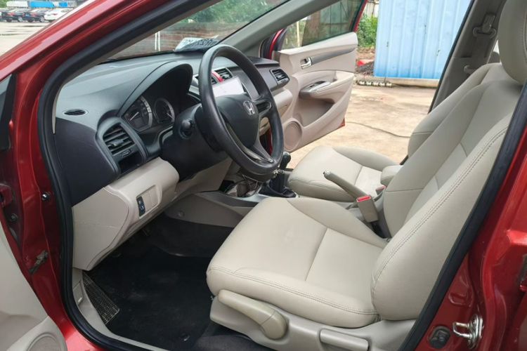 Used Honda City Classic 2012 1.5L manual Elite Edition Interior 3