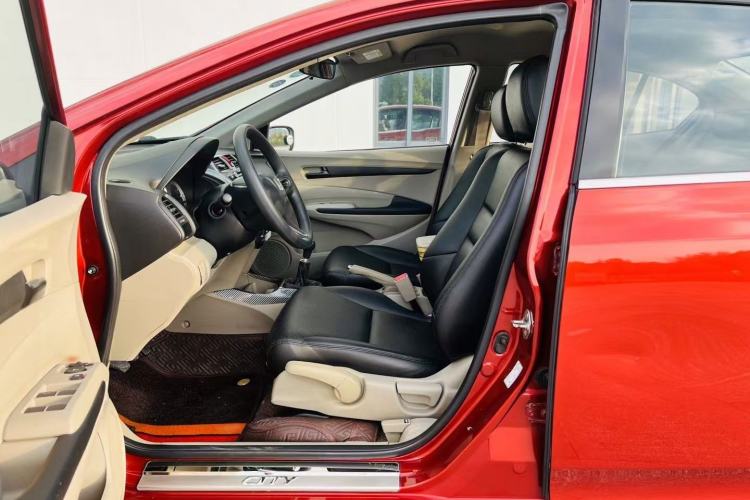 Used Honda City Classic 2012 1.5L manual Comfort version Interior 3