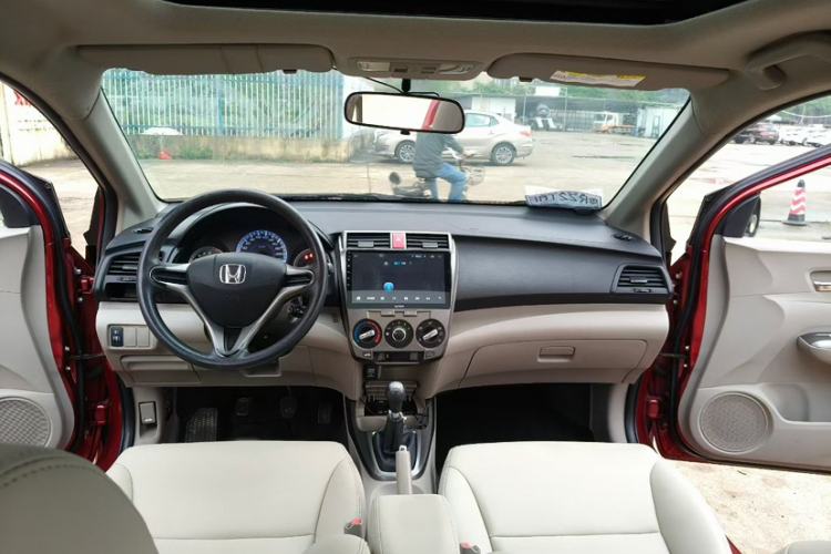 Used Honda City Classic 2012 1.5L manual Elite Edition Interior 4