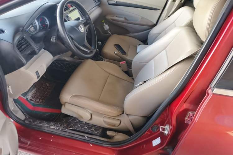 Used Honda City Classic 2012 1.5L manual Comfort version Left Front Seat
