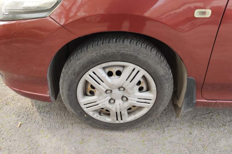 Used Honda City Classic 2012 1.5L manual Comfort version Left Front Wheel Hub