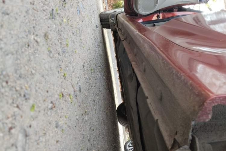 Used Honda City Classic 2012 1.5L manual Comfort version Left Side Sill