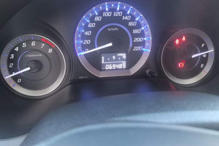 Used Honda City Classic 2012 1.5L manual Elite Edition Odometer Close Up