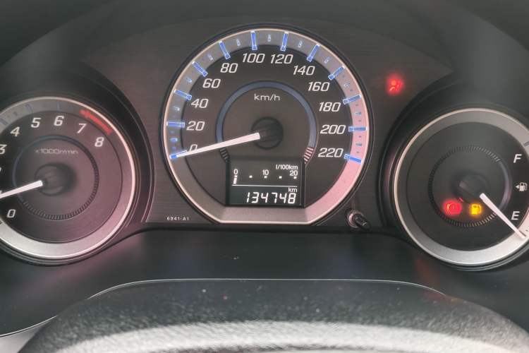 Used Honda City Classic 2012 1.5L manual Comfort version Odometer Close Up
