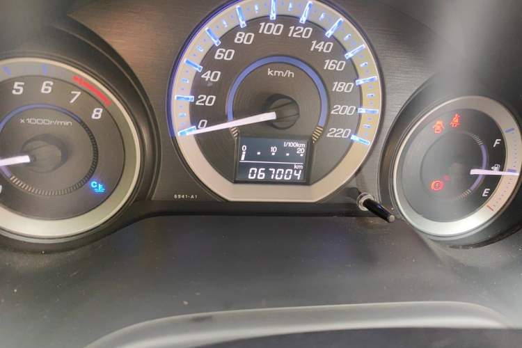 Used Honda City Classic 2012 1.5L manual Comfort version Odometer Close Up