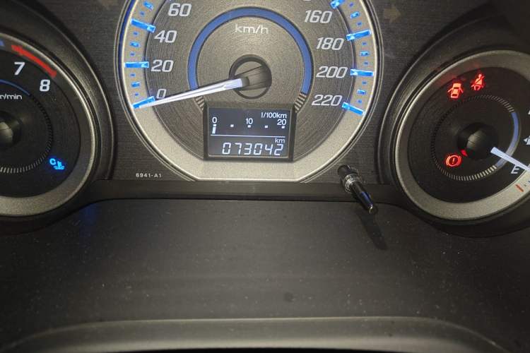 Used Honda City Classic 2012 1.5L manual Comfort version Odometer Close Up