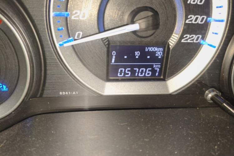 Used Honda City Classic 2012 1.5L manual Comfort version Odometer Close Up