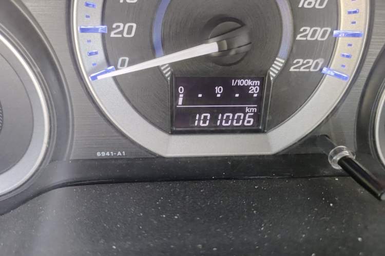 Used Honda City Classic 2012 1.5L manual Elite Edition Odometer Close Up
