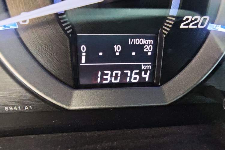 Used Honda City Classic 2012 1.5L manual Elite Edition Odometer Close Up