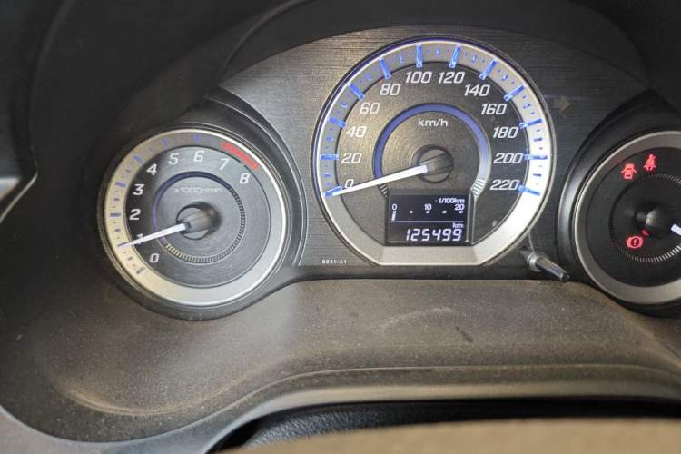 Used Honda City Classic 2012 1.5L manual Comfort version Odometer Close Up