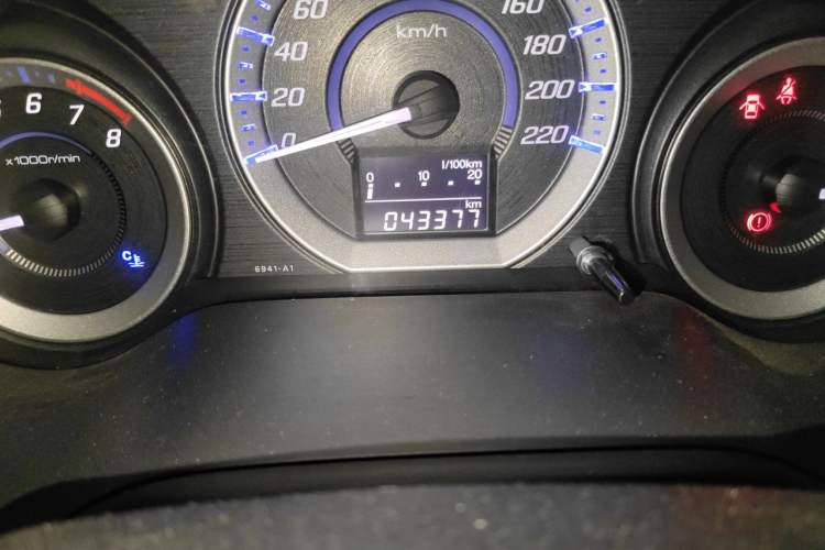 Used Honda City Classic 2012 1.5L manual Comfort version Odometer Close Up