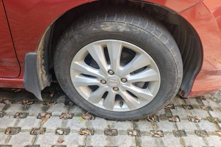 Used Honda City Classic 2012 1.5L Automatic Elite Edition Right Front Wheel Hub